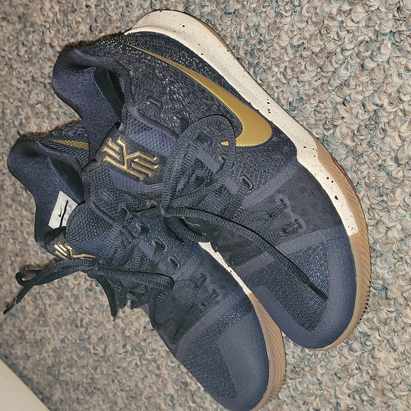 Kyrie 3 Obsidian - Picture 2 of 7